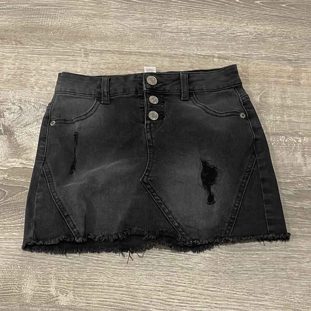 Black/grey denim skirt - 3 snaps